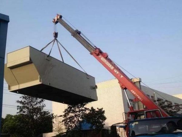 西华县吊车租赁公司_吊车出租价格遭受哪些因素危害呢？